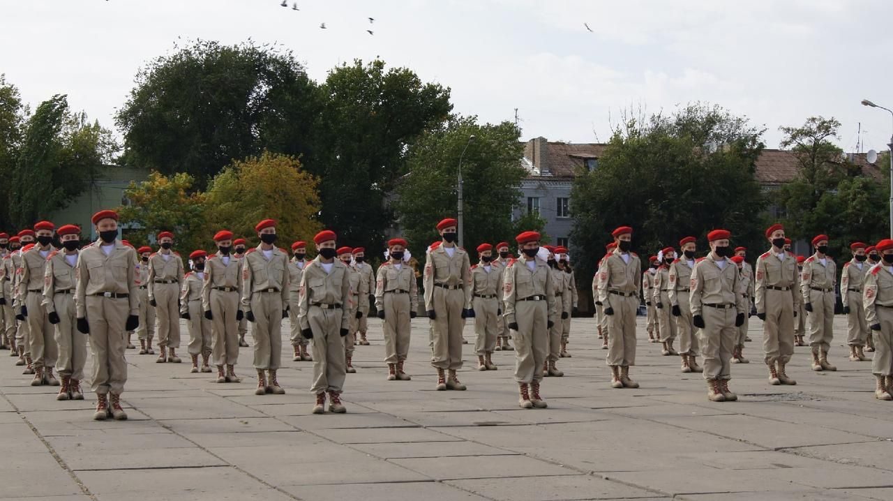Вчили стріляти з танка: на окупованій Луганщині дітей зігнали на полігон Вчили стріляти з танка: на окупованій Луганщині дітей зігнали на полігон