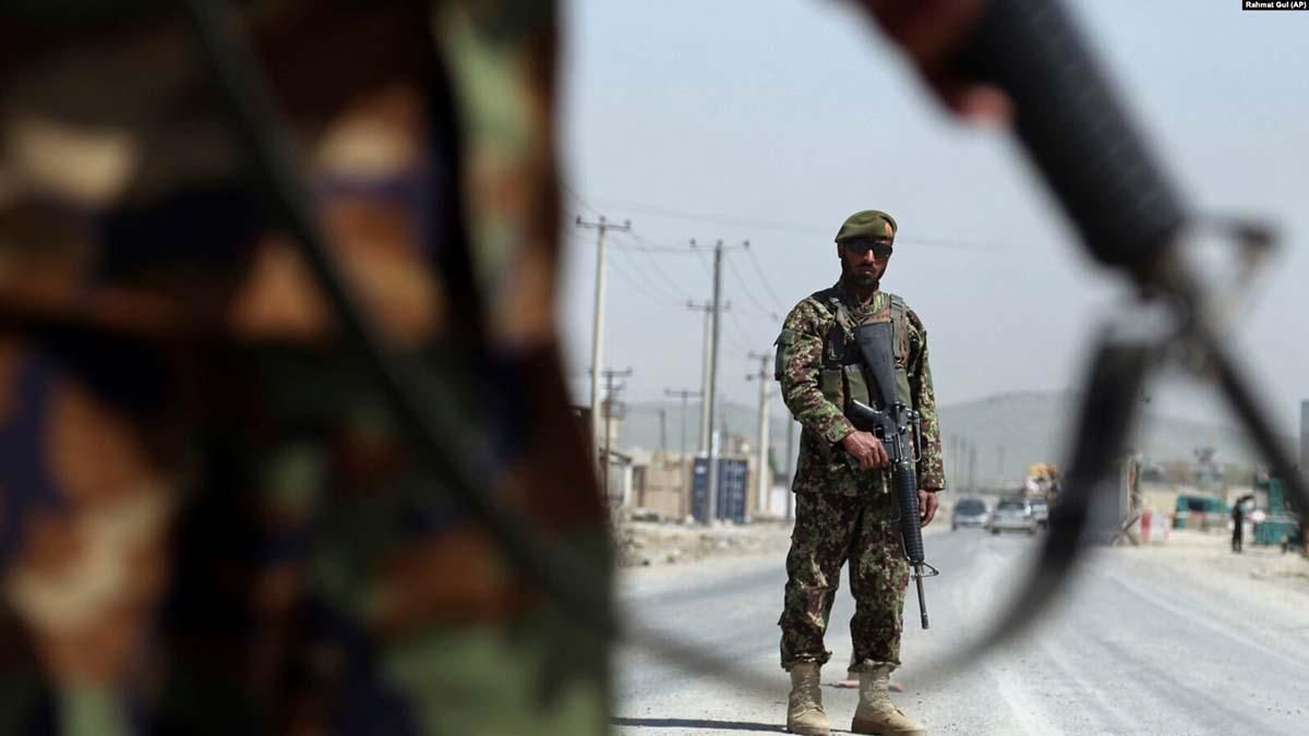 Наступ талібів: бойовики захопили 2 столиці афганських провінцій Наступ талібів: бойовики захопили 2 столиці афганських провінцій