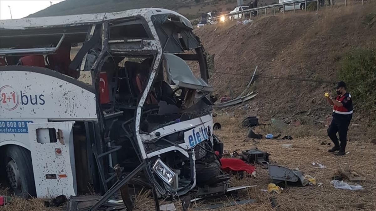 Смертельна аварія з автобусом у Туреччині: кількість жертв зросла