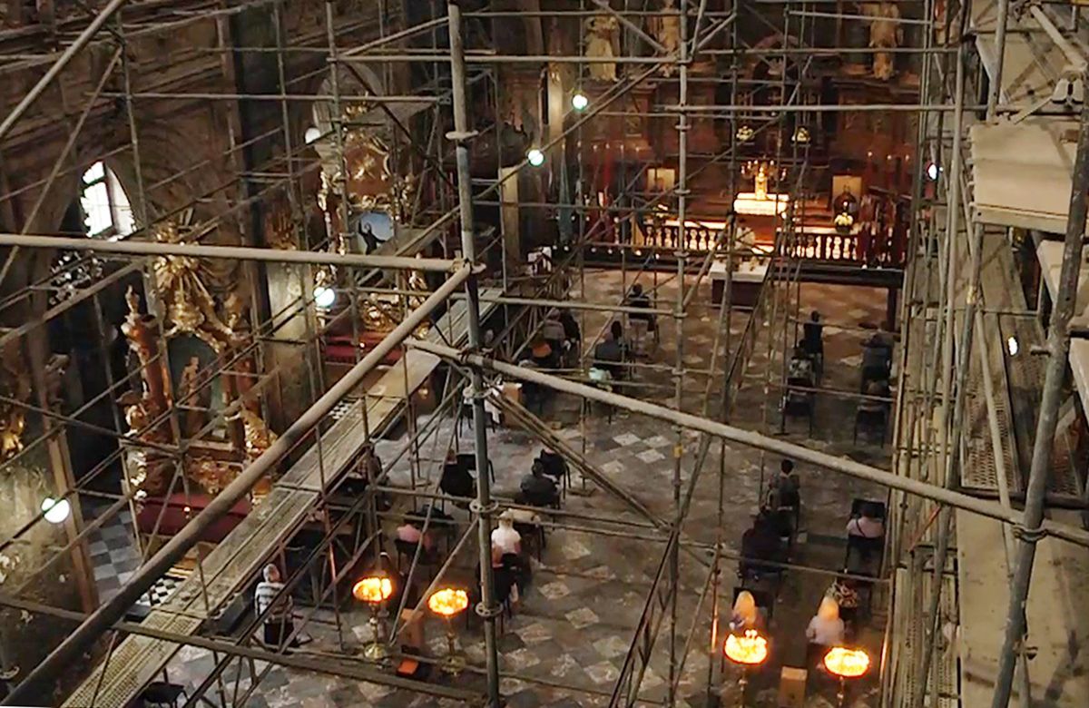 Во Львове реставрируют Гарнизонный храм святых Петра и Павла: видео