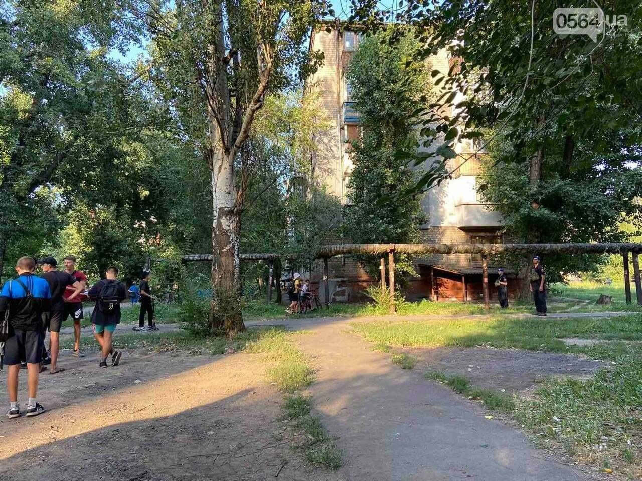 В Кривом Роге мужчина взорвал возле себя гранату: он в тяжелом состоянии В Кривом Роге мужчина взорвал возле себя гранату: он в тяжелом состоянии