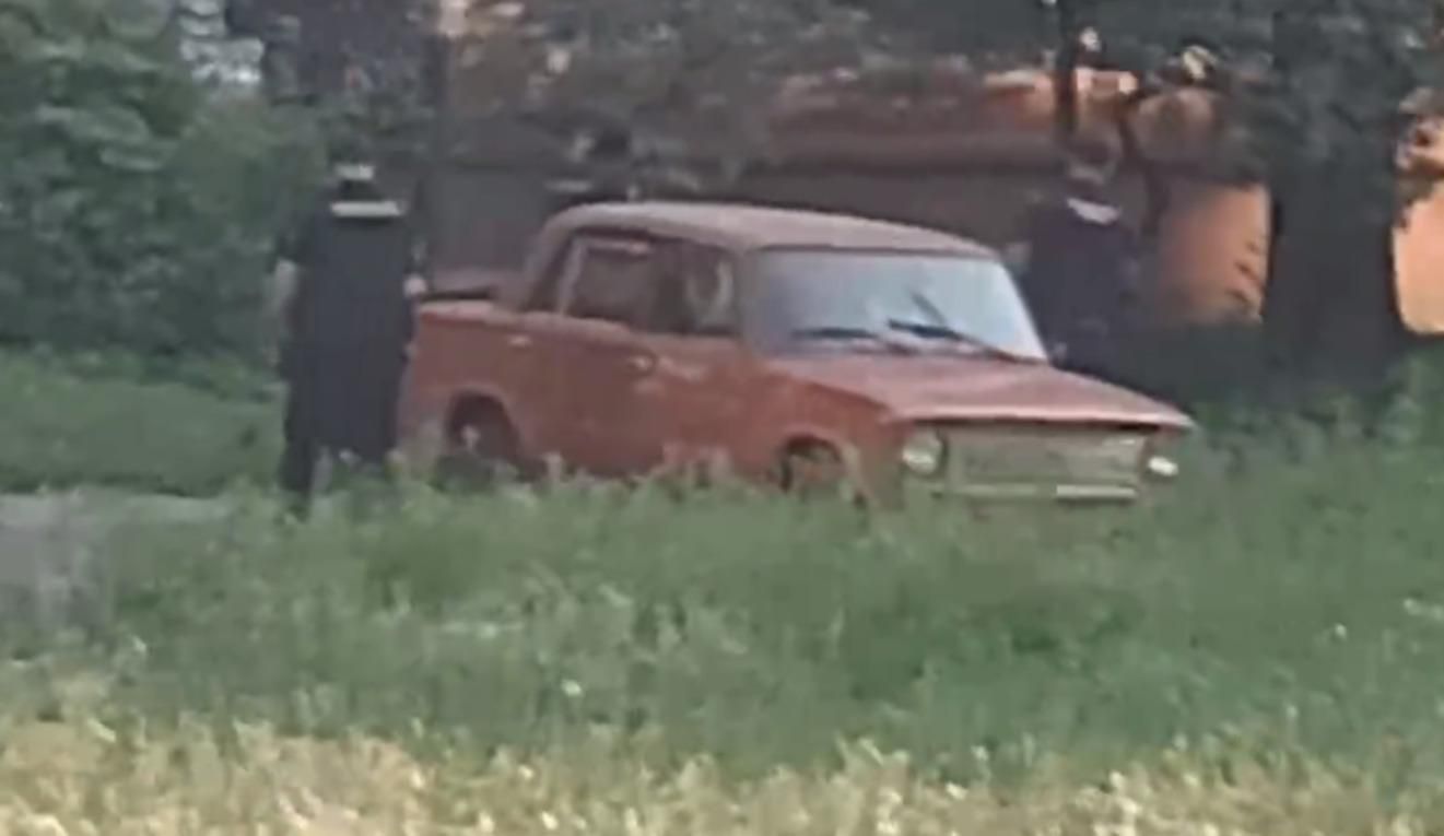 Взрыв гранаты в Кривом Роге: пострадали 3 полицейских и подрывник Взрыв гранаты в Кривом Роге: пострадали 3 полицейских и подрывник