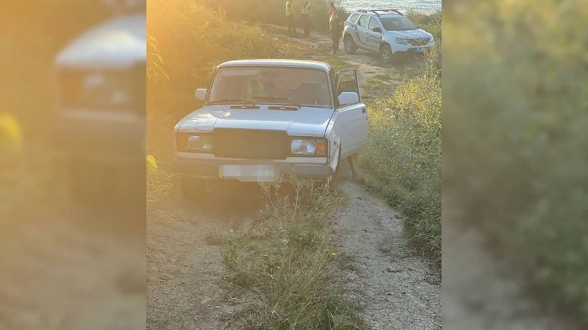 Автомобіль із мертвим чоловіком виявили на Одещині 