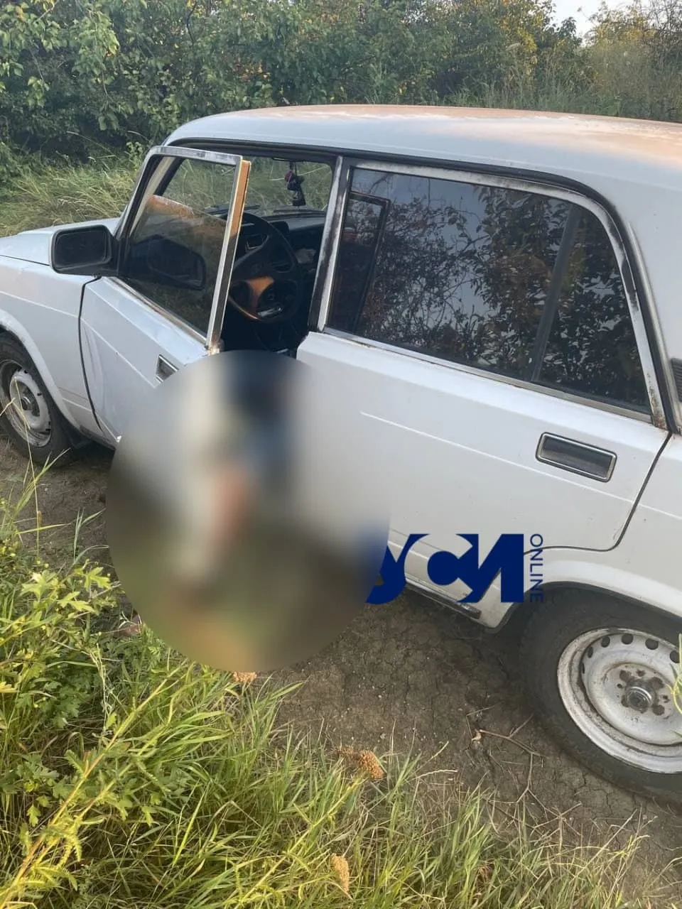 На Одещині виявили тіло в автомобілі ВАЗ На Одещині виявили тіло в автомобілі ВАЗ