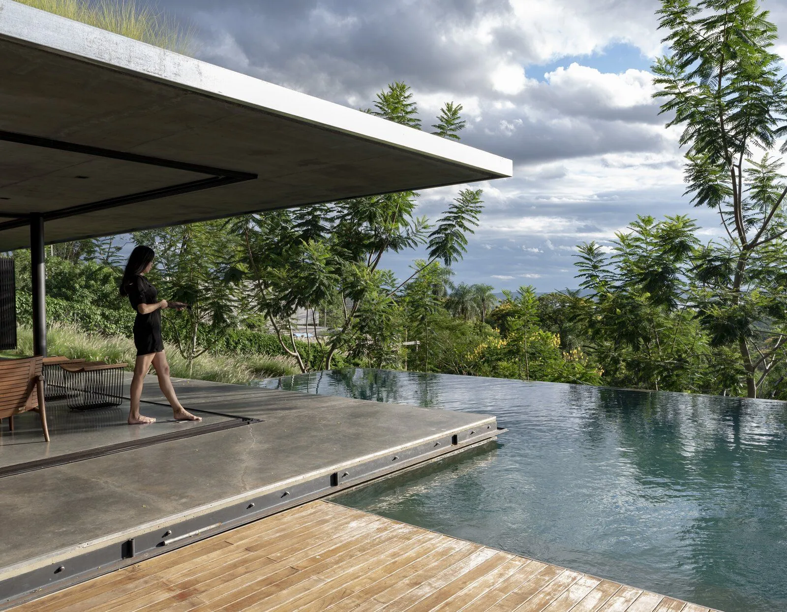 Дім з бетону та скла Дім з бетону та скла