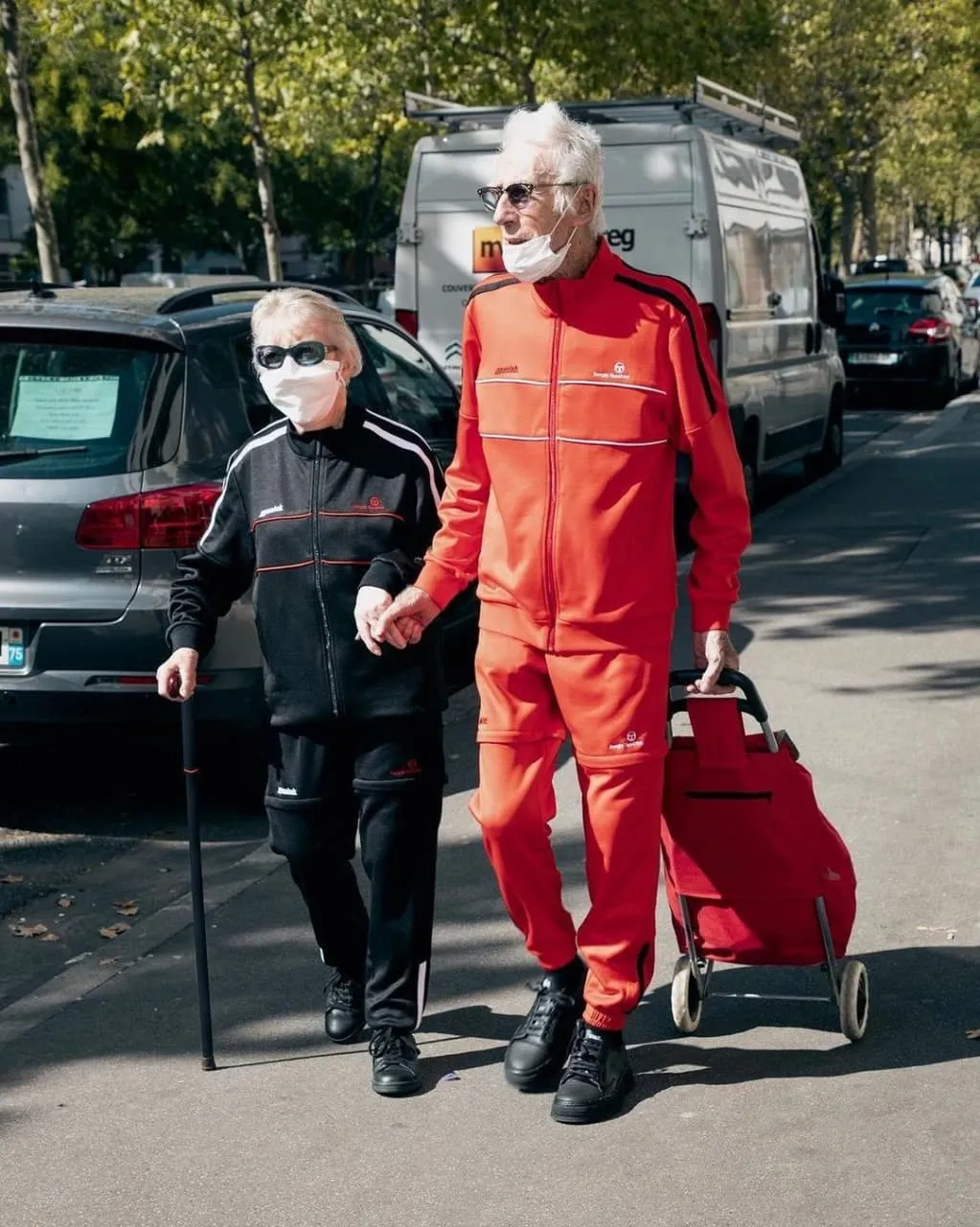 Стильна французьке подружжя Стильна французьке подружжя