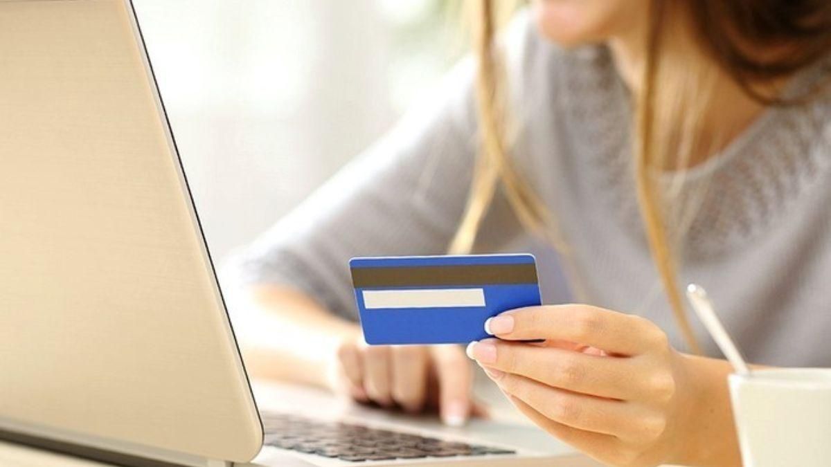 Брала онлайн-кредиты: на Днепропетровщине женщина обманула 40 человек Брала онлайн-кредиты: на Днепропетровщине женщина обманула 40 человек