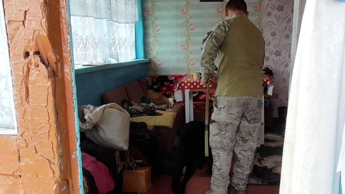 Табуреткою по голові: на Вінниччині чоловіка підозрюють у вбивстві