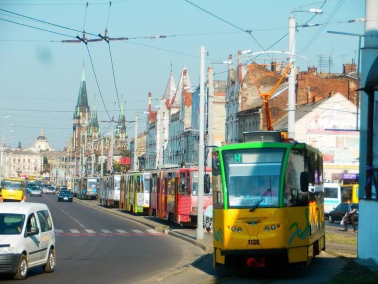 У Львові трапилась аварія на високовольтній лінії: електротранспорт не курсує