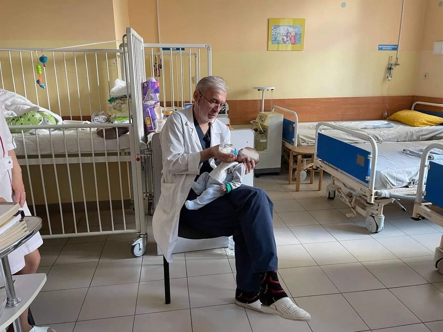 У Львові провели надскладну операцію немовляті, від якого відмовилась мама: він шукає нову сім'ю