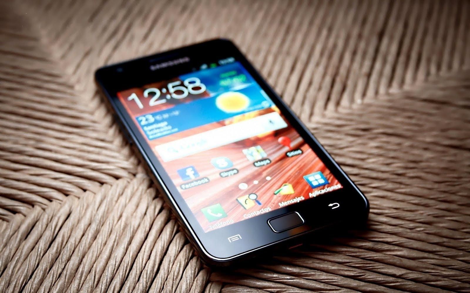 Актуальний Android 11 встановили на десятирічний смартфон Samsung