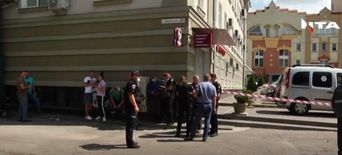 Поліція перекрила вулицю біля ТРЦ Forum Lviv: яка причина