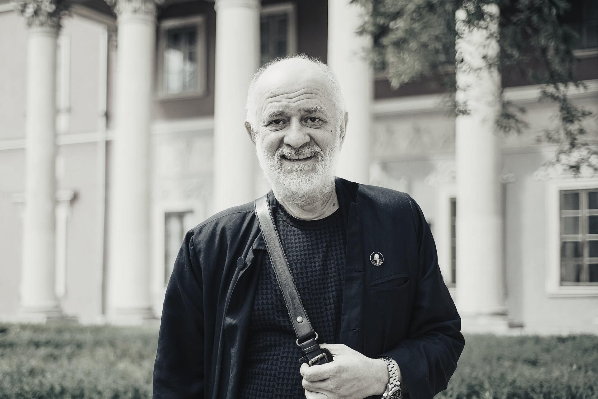 Похорон Ройтбурда: фото та відео з місця поховання митця Похорон Ройтбурда: фото та відео з місця поховання митця