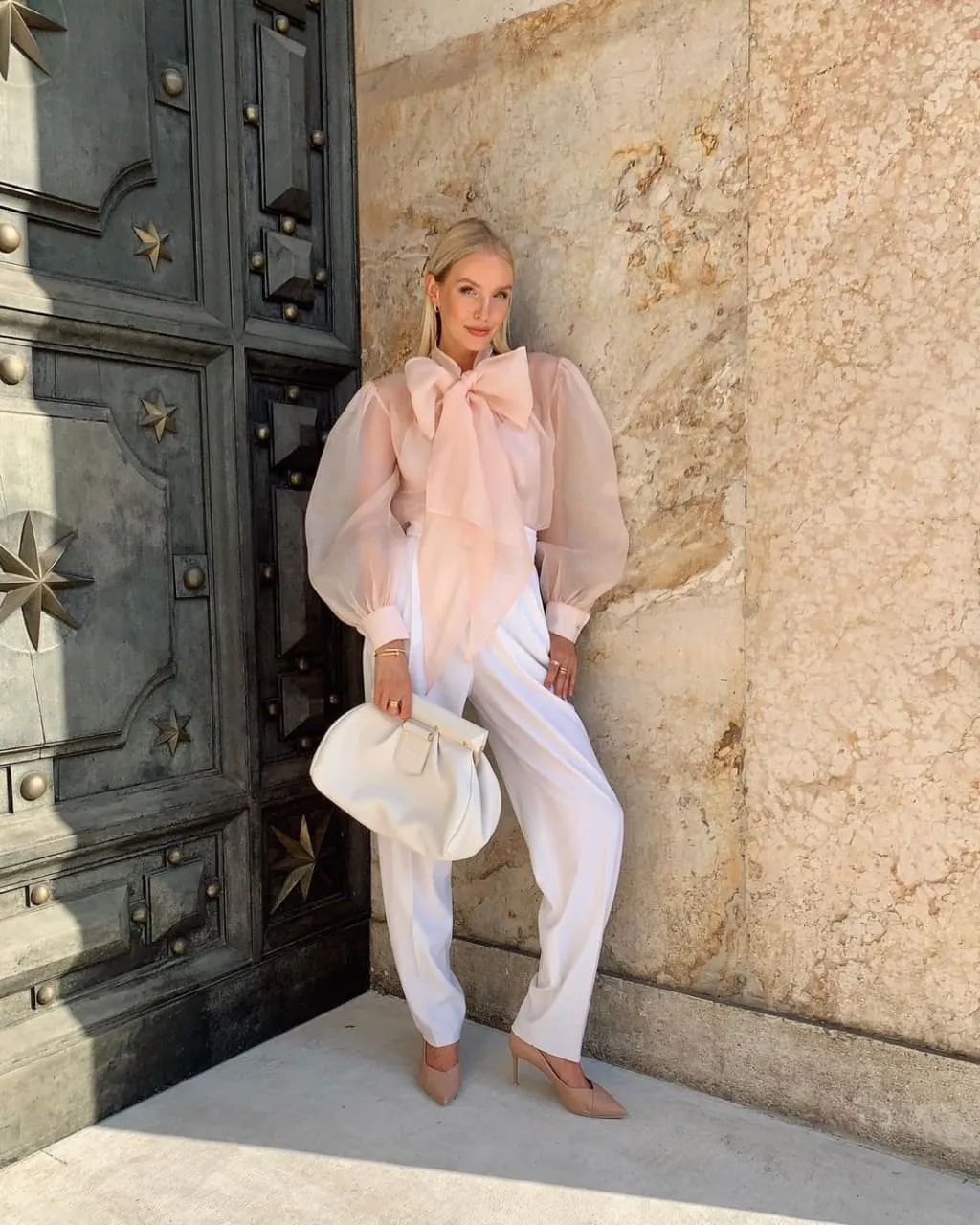 Модні образи з білими штанами Модні образи з білими штанами