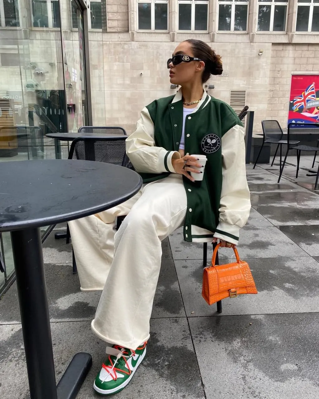 Модні образи з білими штанами Модні образи з білими штанами