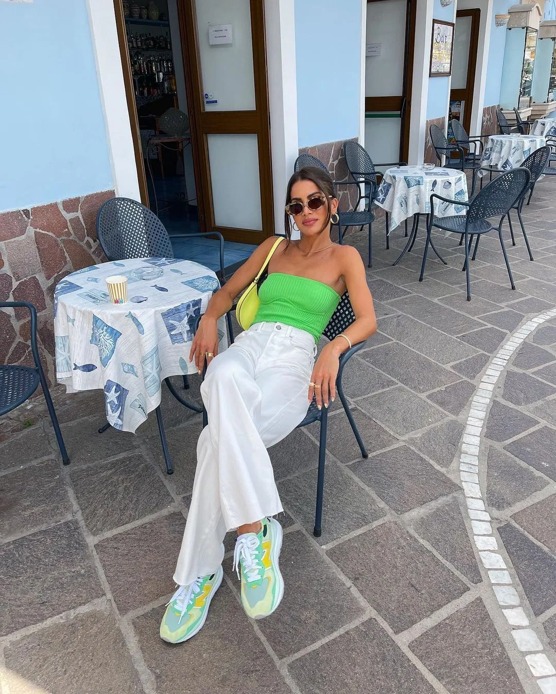 Модні образи з білими штанами Модні образи з білими штанами