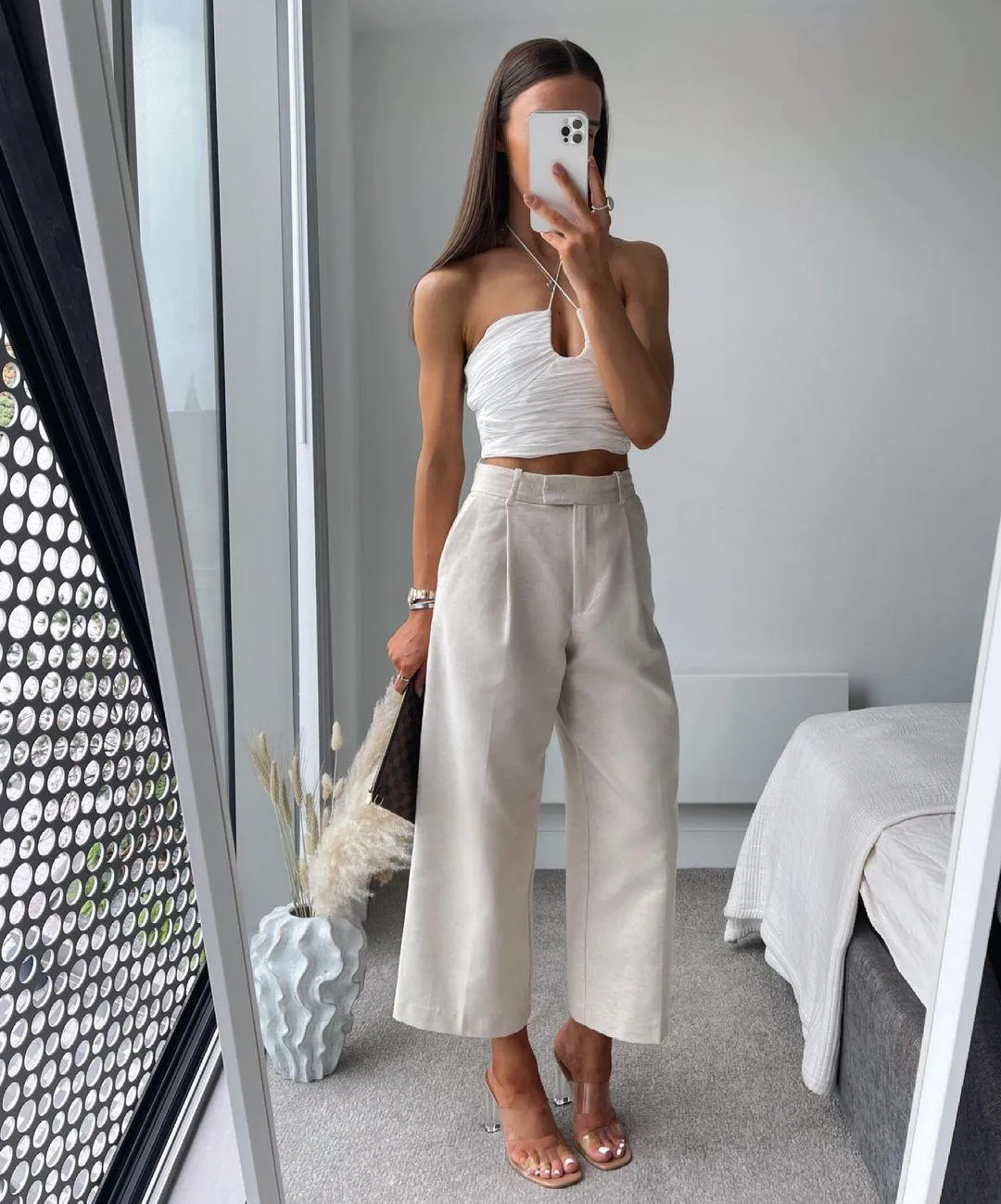 Модні образи з білими штанами Модні образи з білими штанами