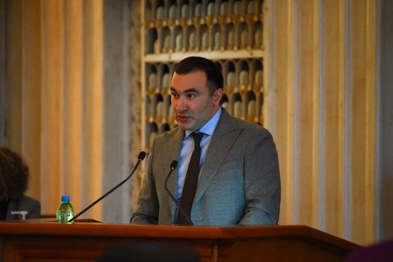 За голову Харьковского облсовета Товмасян внесли залог За голову Харьковского облсовета Товмасян внесли залог