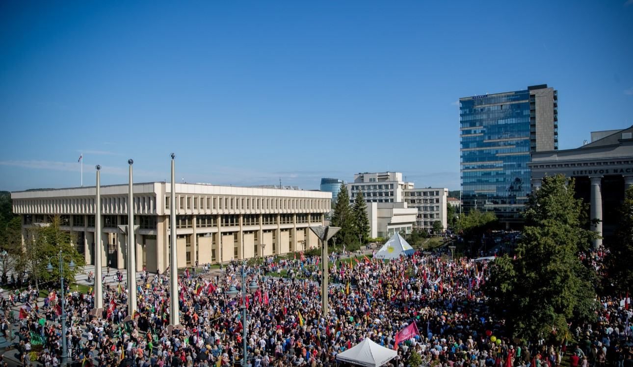 В Литве протестуют из-за ограничений для невакцинированных: фото В Литве протестуют из-за ограничений для невакцинированных: фото