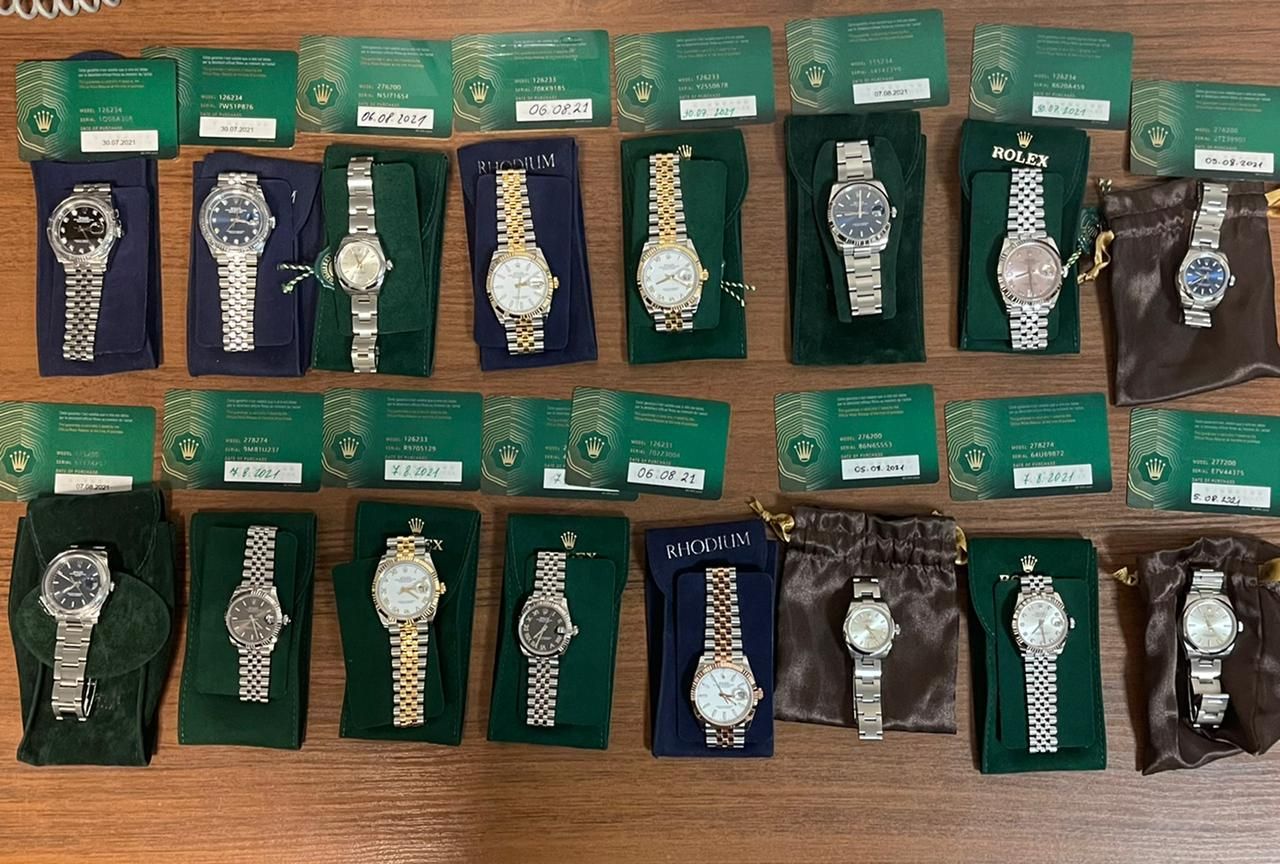 В аэропорту Киев обнаружили часы более чем 100 тысяч евро В аэропорту Киев обнаружили часы более чем 100 тысяч евро