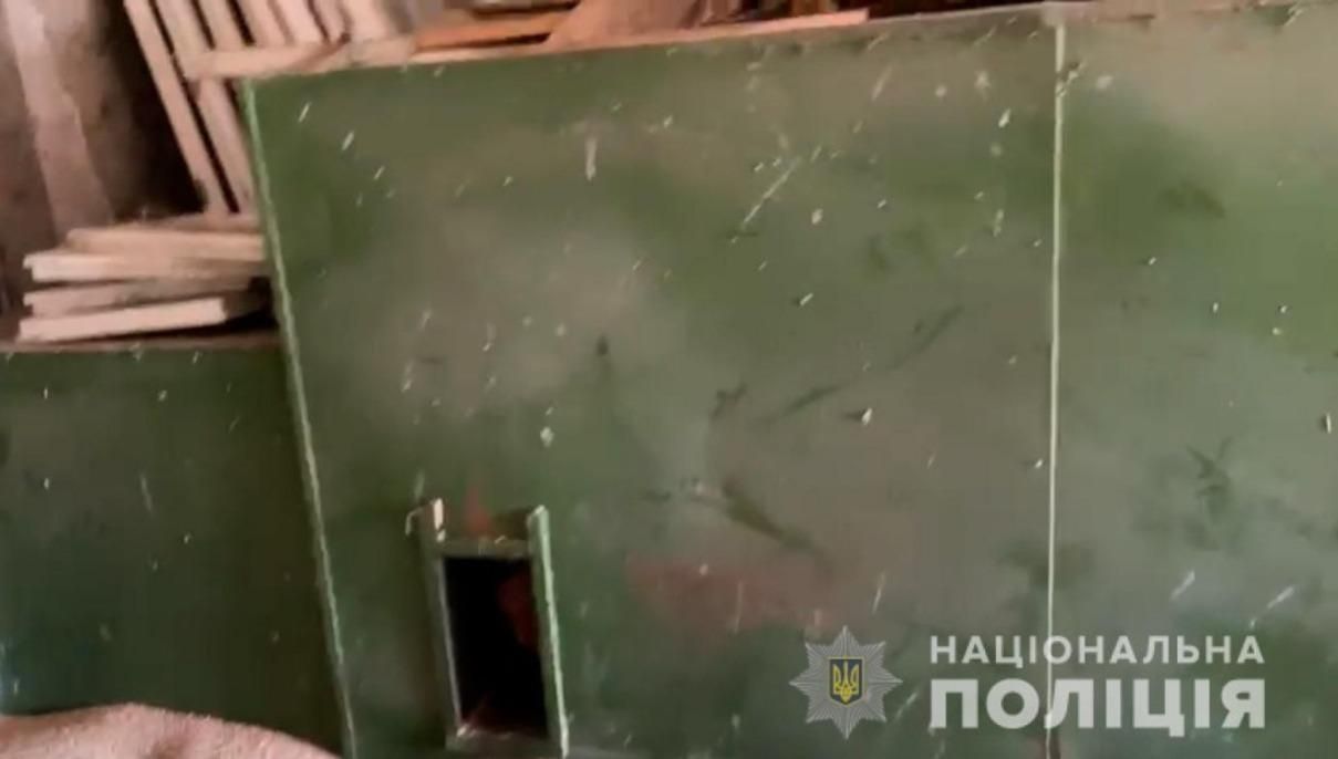 Робітник, якого фермер закрив у сушарці, розповів деталі інциденту Робітник, якого фермер закрив у сушарці, розповів деталі інциденту