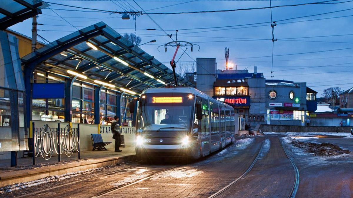 Відновили швидкісний трамвай зі Старовокзальної в Києві Відновили швидкісний трамвай зі Старовокзальної в Києві
