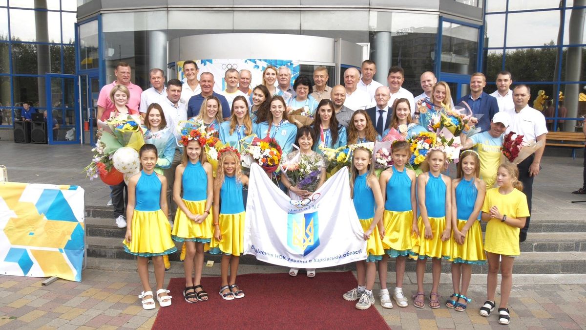 Українські синхроністки повернулися до Харкова з Олімпіади