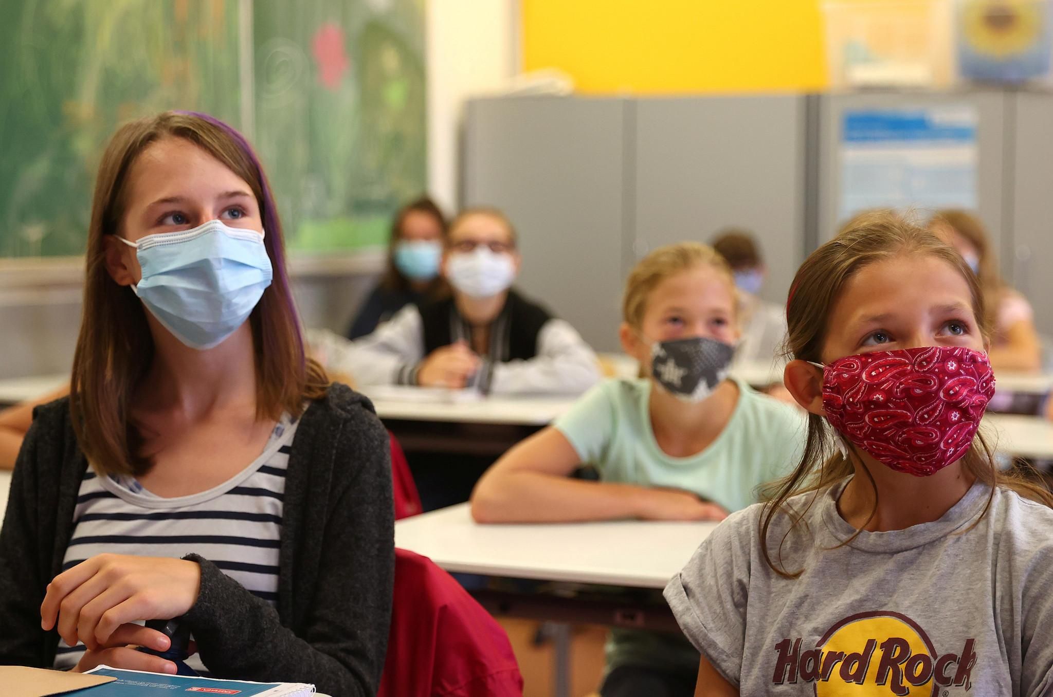 У Латвії до школи допускатимуть лише учнів з сертифікатом COVID-19 У Латвії до школи допускатимуть лише учнів з сертифікатом COVID-19