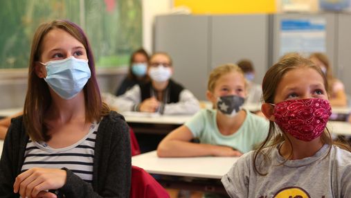 У Латвії до школи допускатимуть учнів з сертифікатом вакцинації проти COVID-19