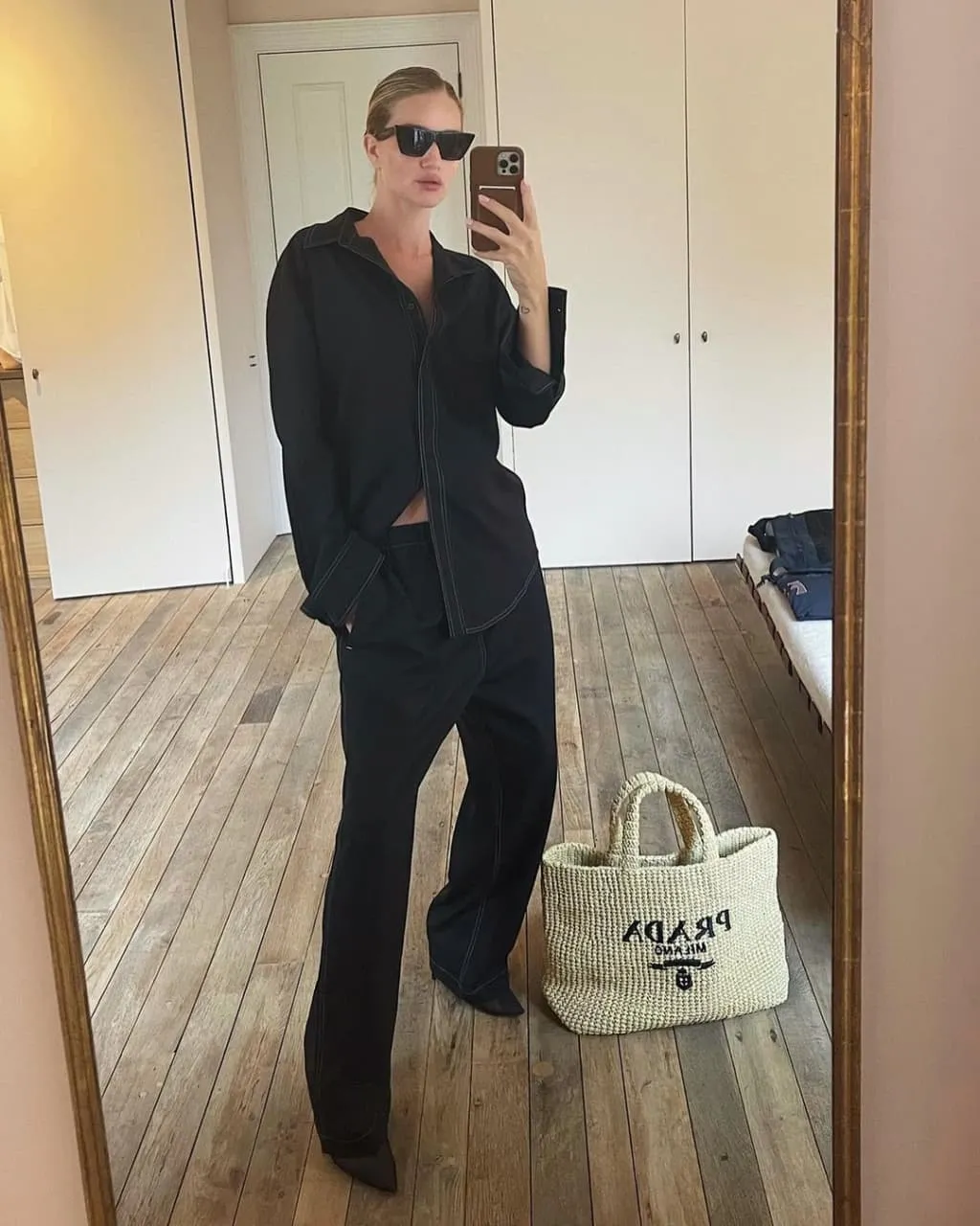 Стильний образ інфлюенсерки розі гантінгтон вайтлі Стильний образ інфлюенсерки розі гантінгтон вайтлі