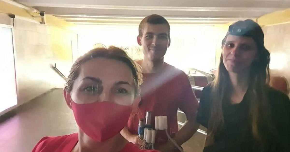 Кота намагаються упіймати Кота намагаються упіймати