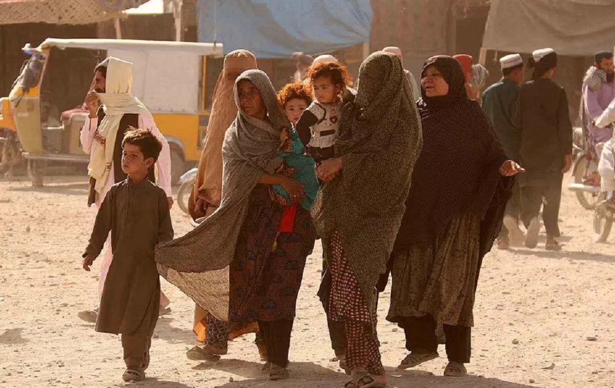 В Афганістані таліби беруть 12-річних дівчат у сексуальне рабство