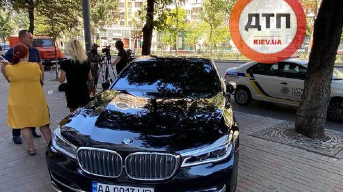 У Києві директор Ібіса накинувся на інспектора з паркування: відео
