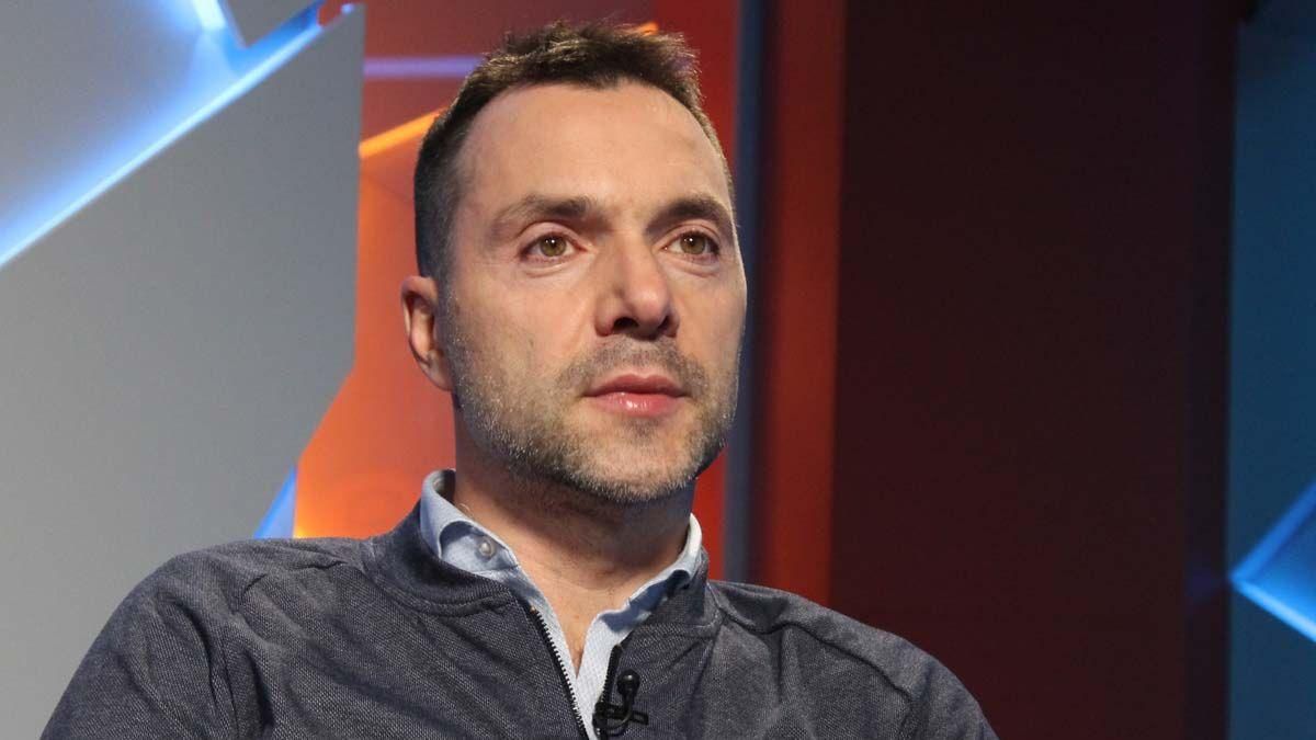 Не будут наказывать, - Арестович о объятия Магучих с россиянкой Не будут наказывать, - Арестович о объятия Магучих с россиянкой