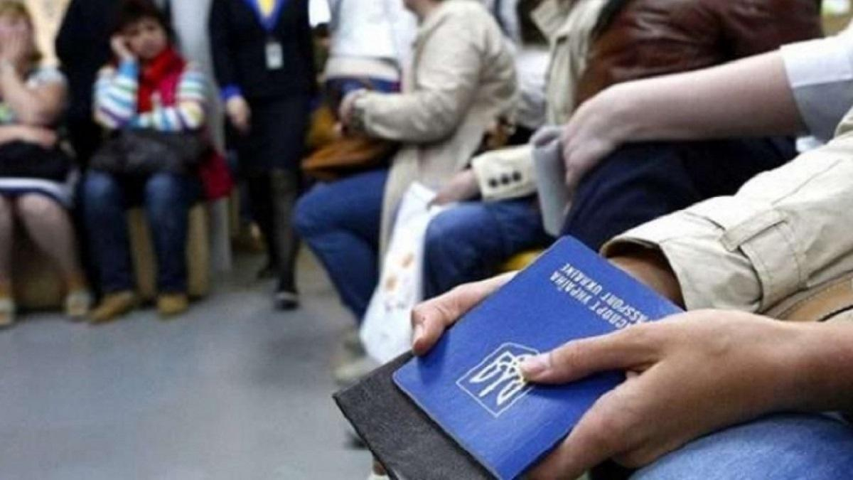 Соотношение пенсионеров и работающих в Украине 1 к 1: последствия трудовой миграции