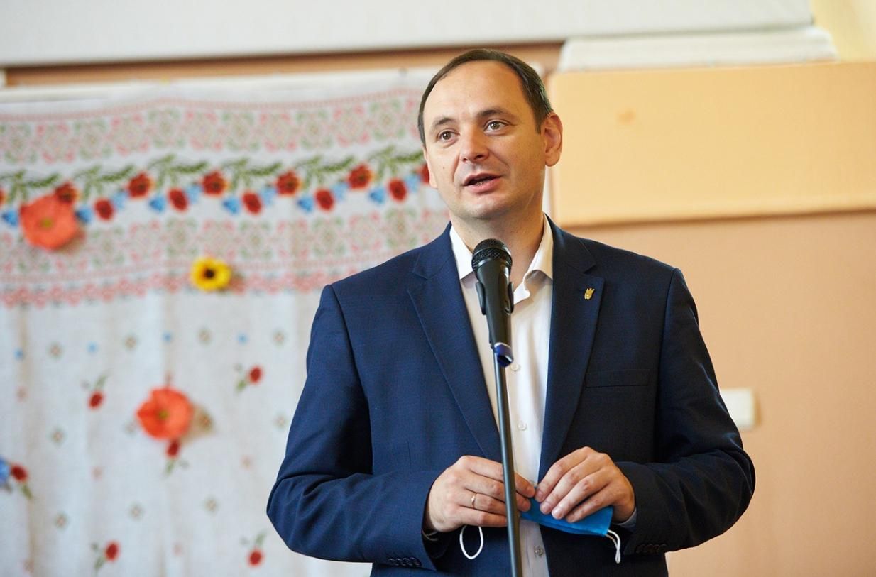 Марцінків пропонує видавати премії вчителям, які будуть вакцинуватися Марцінків пропонує видавати премії вчителям, які будуть вакцинуватися