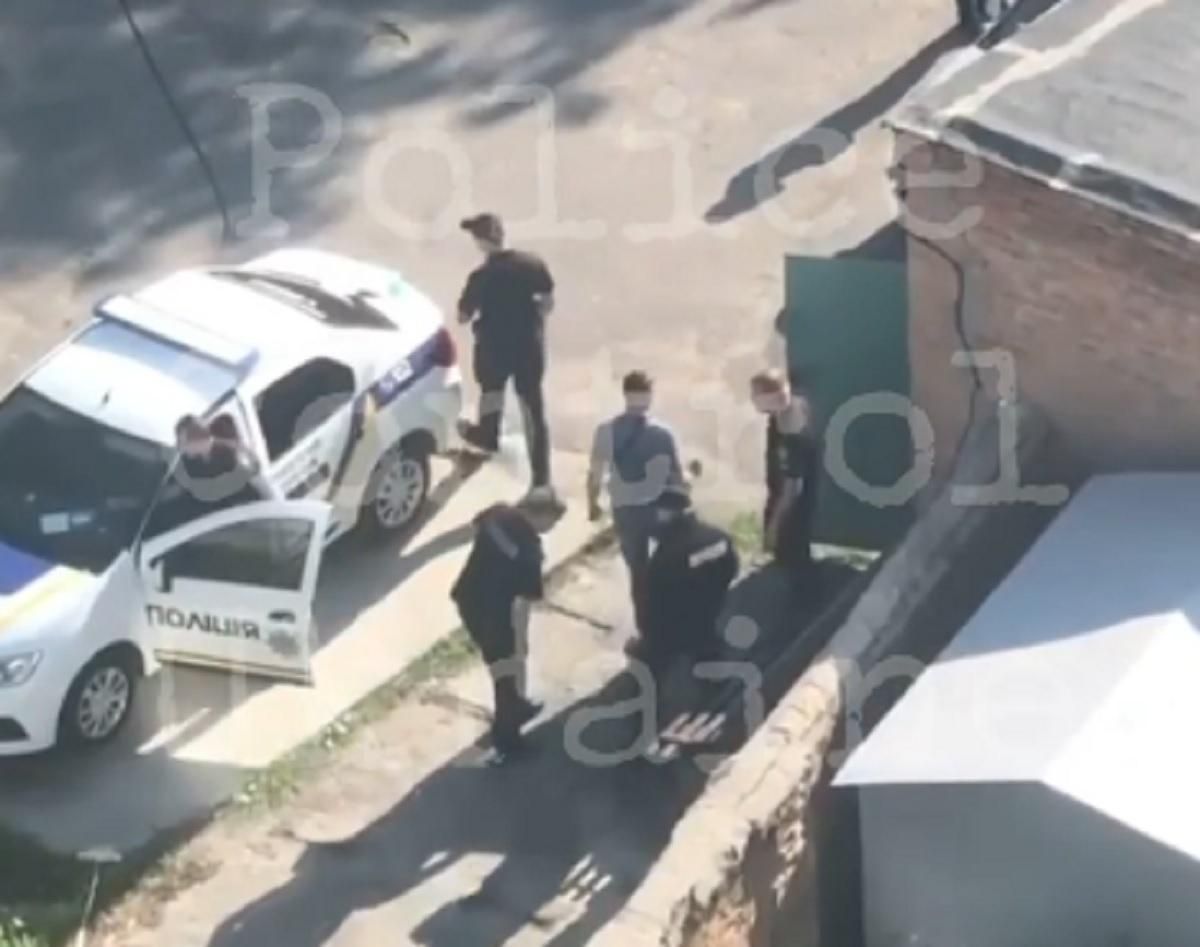 Драка правоохранителей в Белой Церкви: будет служебное расследование Драка правоохранителей в Белой Церкви: будет служебное расследование