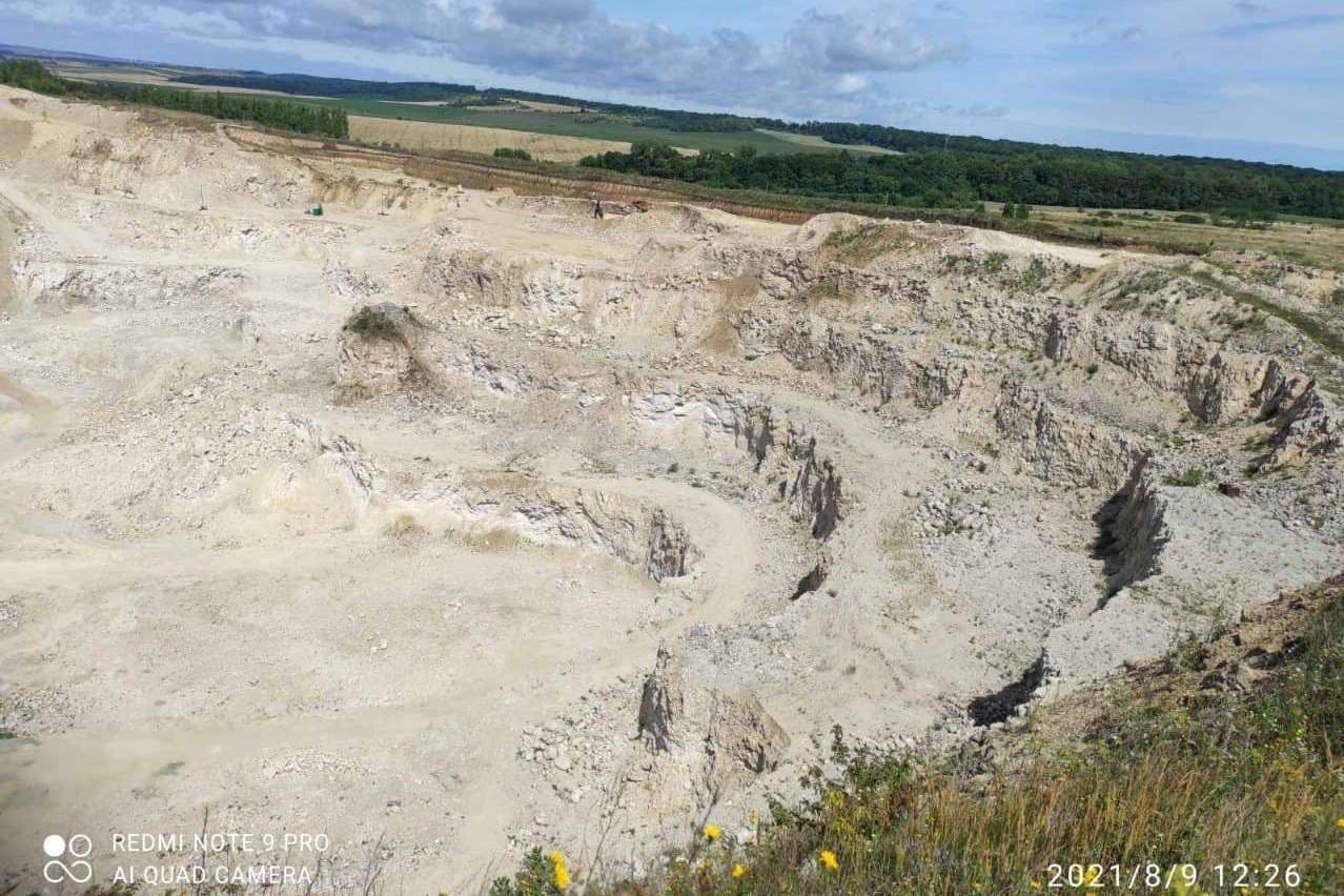 Добывали известняк: на Тернопольщине уничтожили уникальный памятник возрастом 5 миллионов лет
