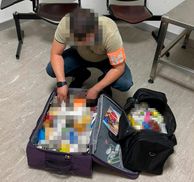  Маскували наркотики під ліки та косметику: СБУ викрила наркокур'єрів