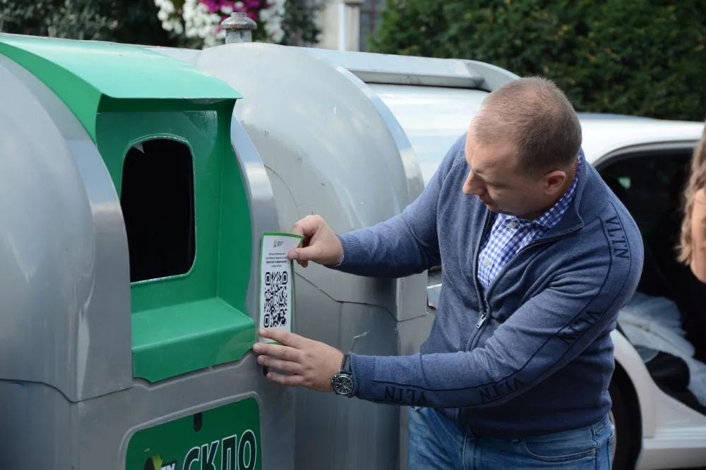 На львівських смітниках з'являються QR-коди: для чого вони потрібні – фото На львівських смітниках з'являються QR-коди: для чого вони потрібні – фото