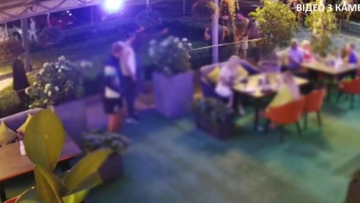 У чоловіка, що стріляв у ресторані в Києві, знайшли автомат та рушниці У чоловіка, що стріляв у ресторані в Києві, знайшли автомат та рушниці