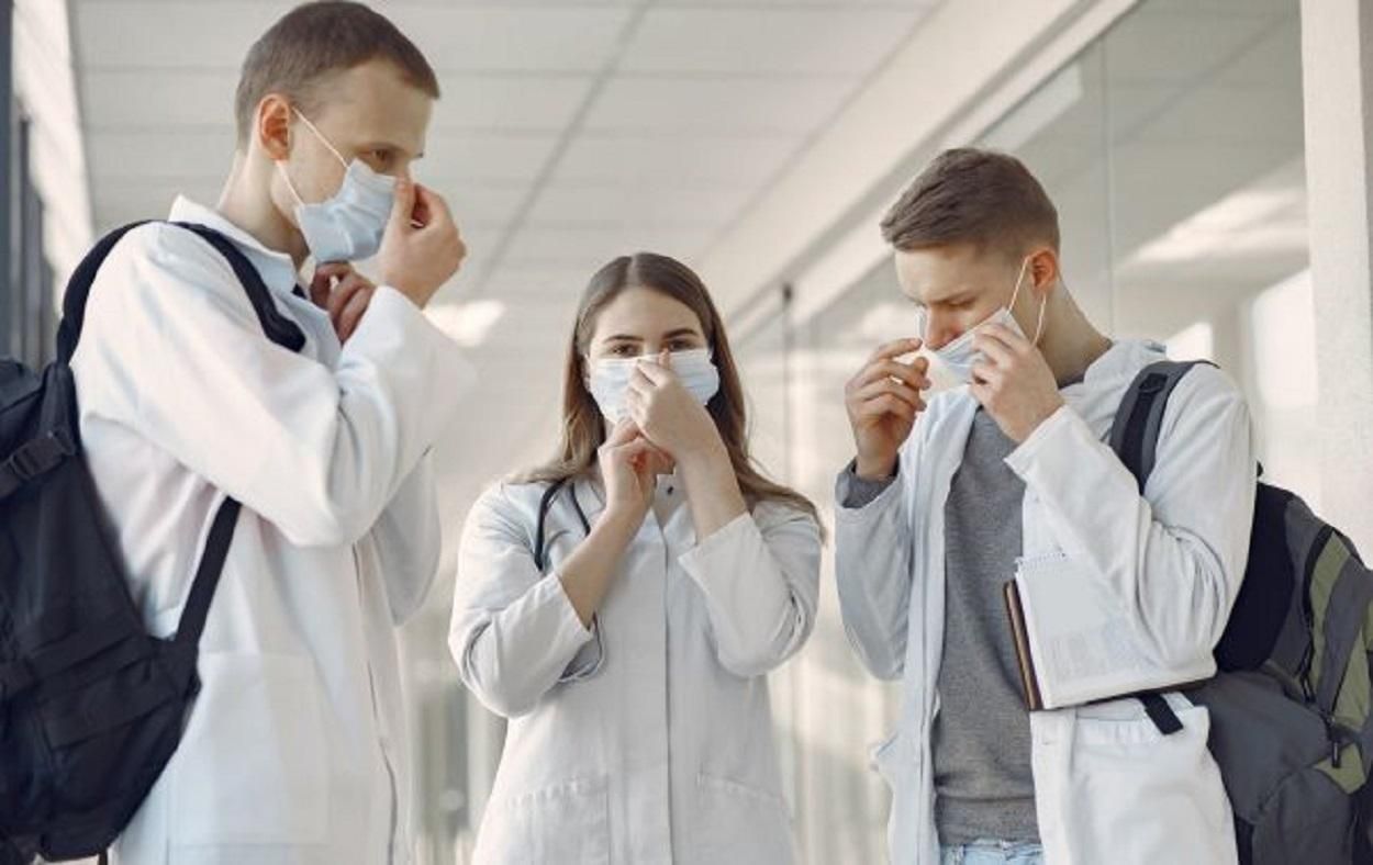 У Львові розпочали масову вакцинацію студентів від COVID-19 У Львові розпочали масову вакцинацію студентів від COVID-19