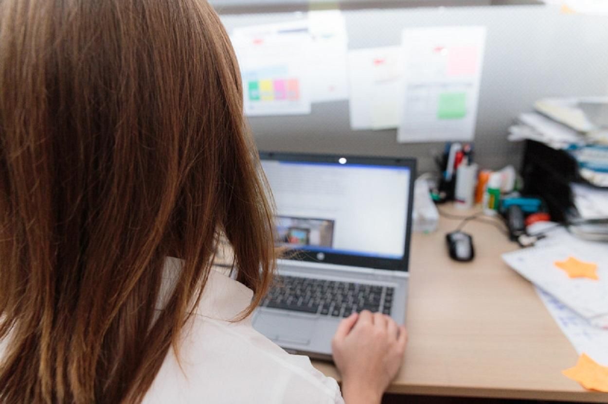 Продавала воображаемую одежду в фейсбуке: полиция задержала 25-летнюю львовянку Продавала воображаемую одежду в фейсбуке: полиция задержала 25-летнюю львовянку