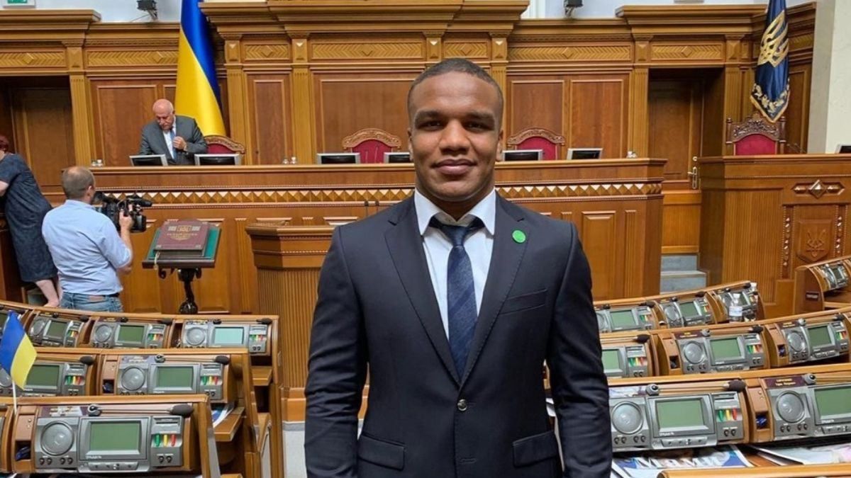 Расизму в Україні не місце, – слуги відреагували на напад на Беленюка Расизму в Україні не місце, – слуги відреагували на напад на Беленюка