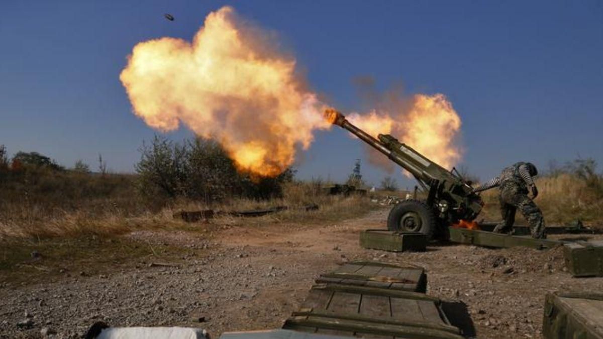 Военные на Донбассе попали под мощный обстрел: есть раненые Военные на Донбассе попали под мощный обстрел: есть раненые