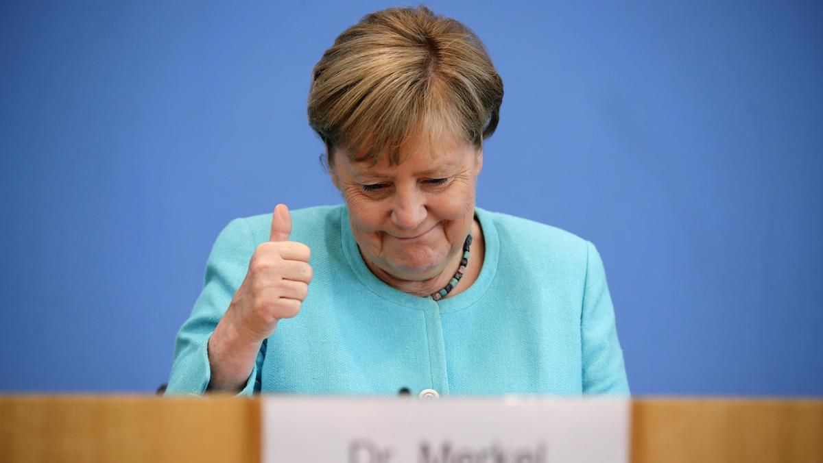 На жизнь, помощников и водителя: какой будет пенсия Меркель в отставке