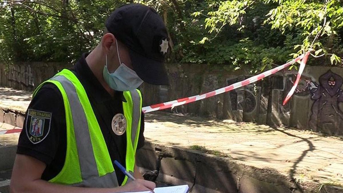 У Києві п’яні брати до смерті побили безхатченка У Києві п’яні брати до смерті побили безхатченка