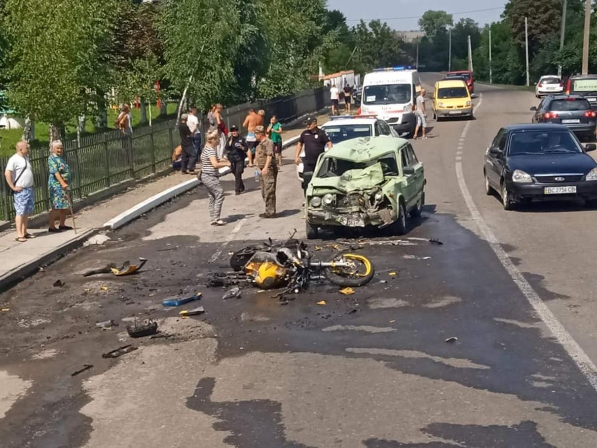 У ДТП на Львівщині 14.08.2021 загинув 22-річний мотоцикліст: фото