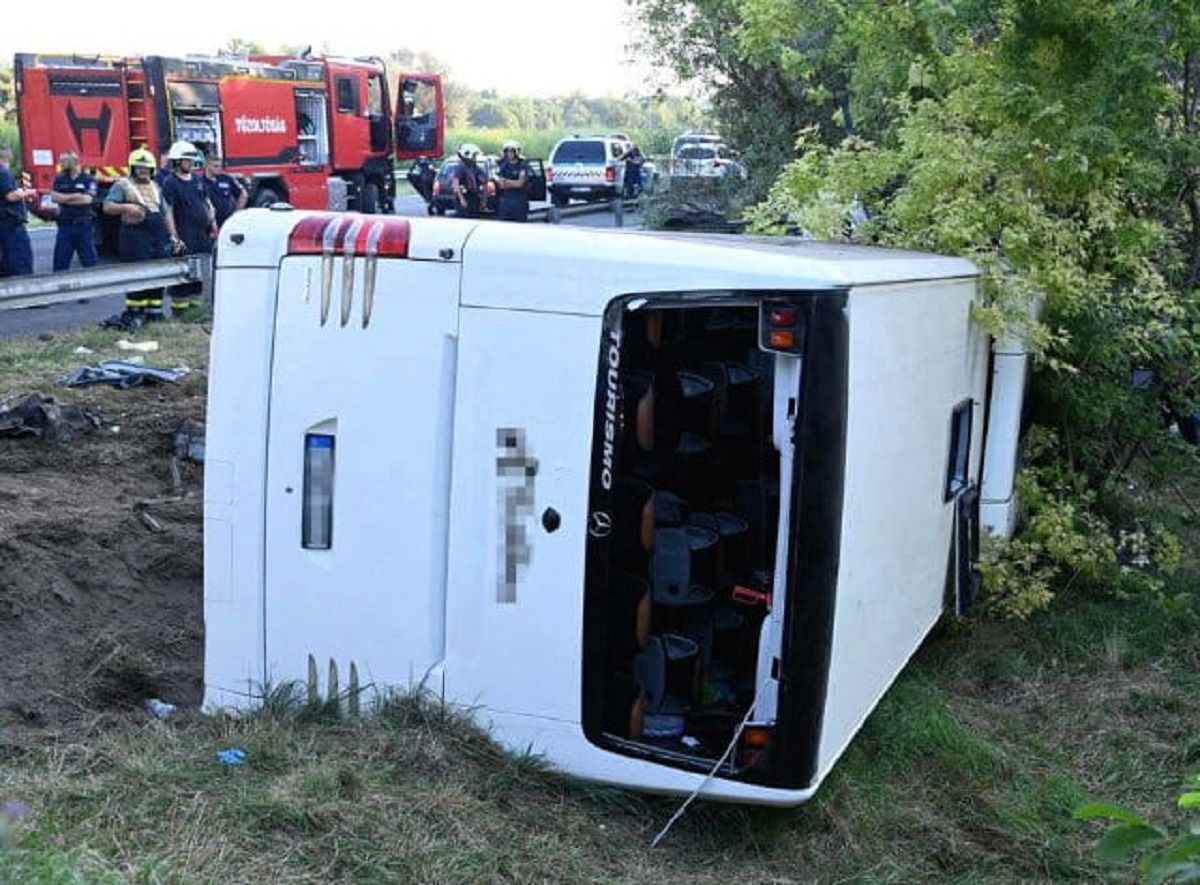 В Угорщині перевернувся пасажирський автобус: 8 людей загинуло