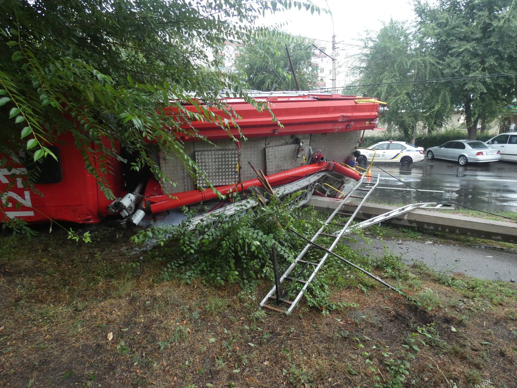 На Луганщині автомобіль ДСНС потрапив в аварію: є постраждалі - Новини Луганська - 24 Канал На Луганщині автомобіль ДСНС потрапив в аварію: є постраждалі - Новини Луганська - 24 Канал